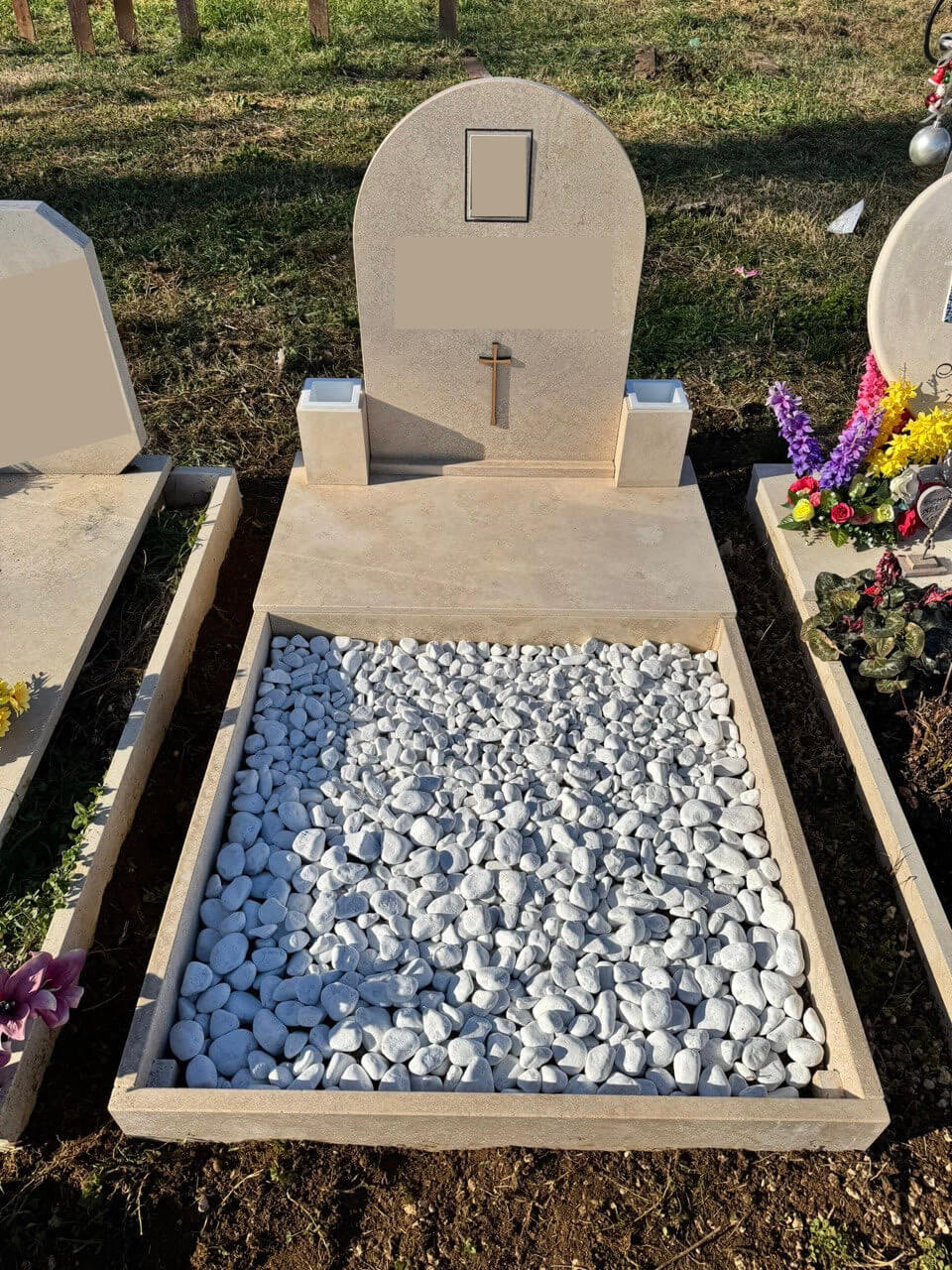 Monumentino in marmo di